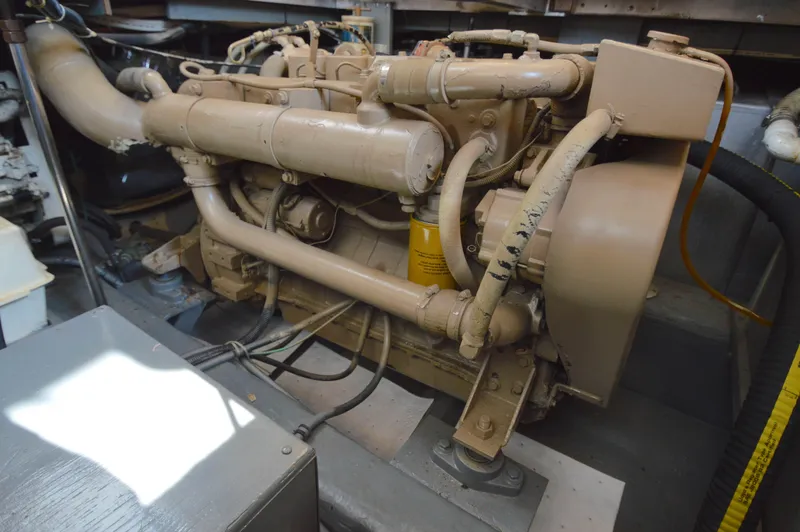 Slide: The Image of Carver 43 Cockpit Motoryacht 1991 - 60