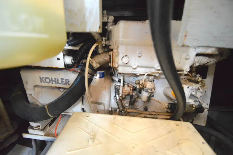 Slide: The Image of Carver 43 Cockpit Motoryacht 1991 - 61