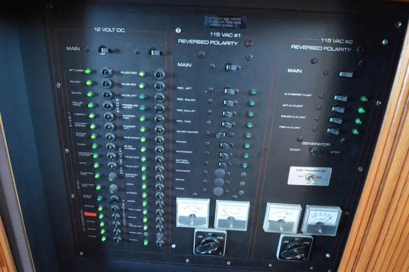 Slide: The Image of Carver 43 Cockpit Motoryacht 1991 - 62