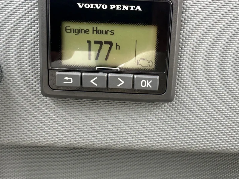 Slide: The Image of Volvo Penta engine hour meter displaying 177 hours on a 2020 Cobalt R5 Surf. - 8