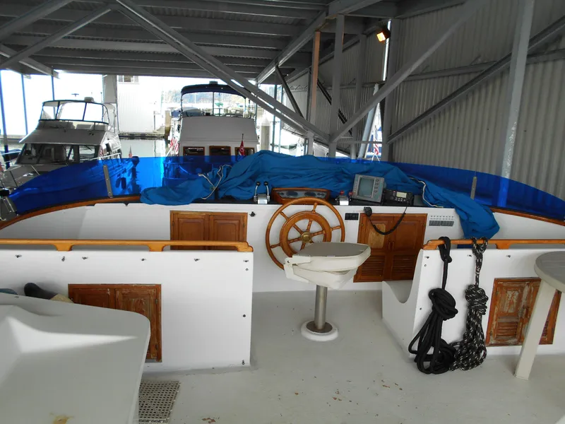 Slide: The Image of Flybridge - 16