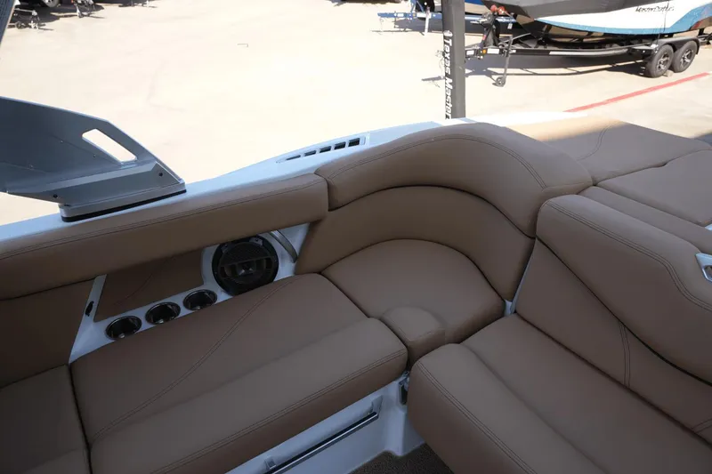 Slide: The Image of MasterCraft XT22 2020 - 14