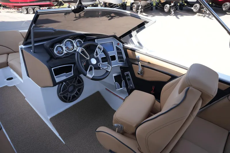 Slide: The Image of MasterCraft XT22 2020 - 17
