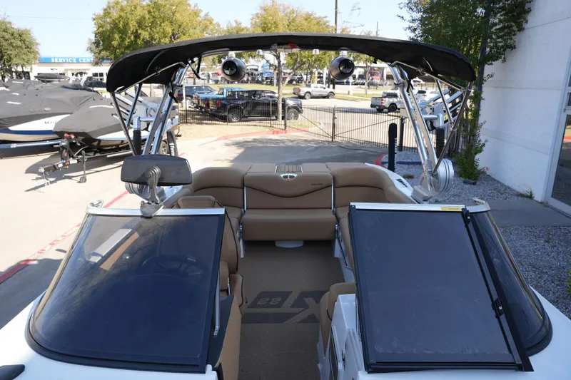Slide: The Image of MasterCraft XT22 2020 - 25