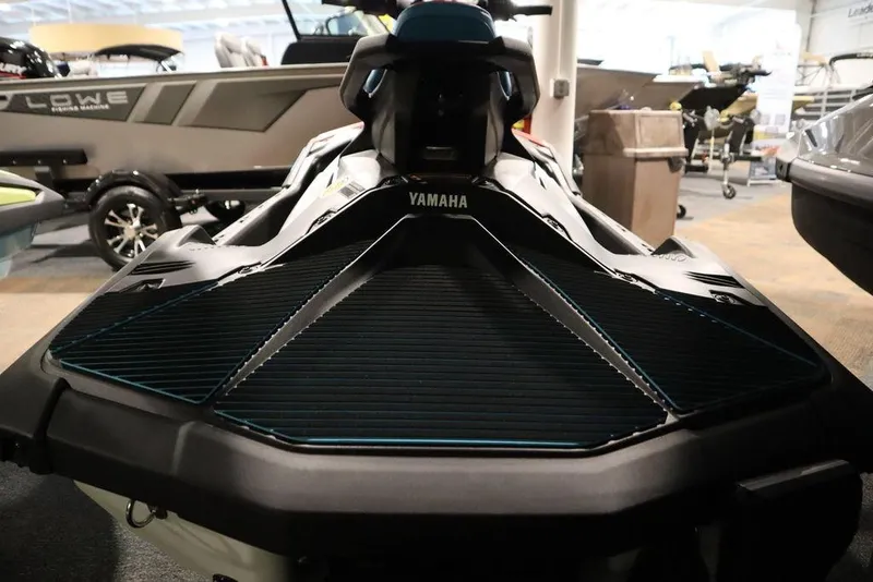 Slide: The Image of 2025 Yamaha WaveRunner JetBlaster DLX 3-Up in showroom, rear view. - 17