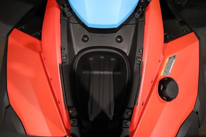 Slide: The Image of 2025 Yamaha WaveRunner JetBlaster DLX 3-Up handlebar close-up, showcasing vibrant design. - 6