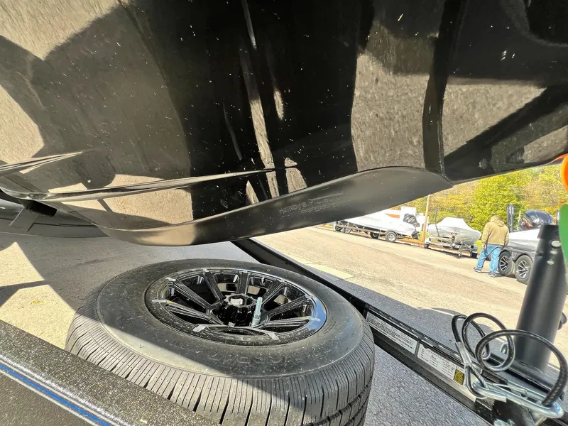 Slide: The Image of Skeeter FXR21 LE 2025 - 50