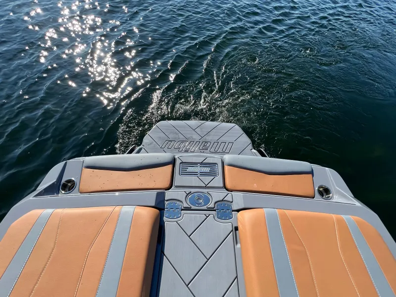 Slide: The Image of Malibu Wakesetter 22 LSV 2025 - 12