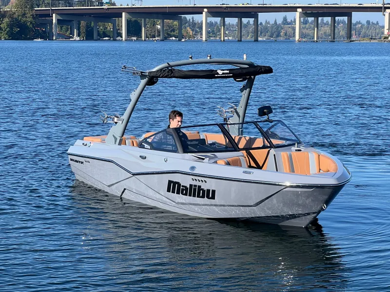 Slide: The Image of Malibu Wakesetter 22 LSV 2025 - 4