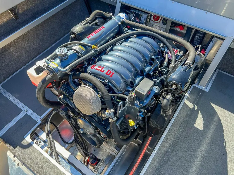 Slide: The Image of North River 21' Commander 2025 - 15