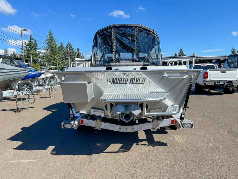 Slide: The Image of North River 21' Commander 2025 - 4