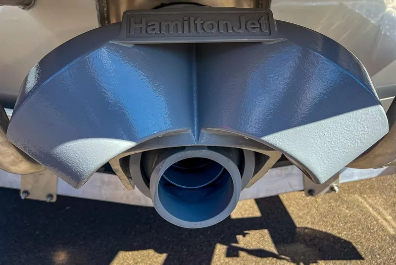 Slide: The Image of North River 21' Commander 2026 - 16