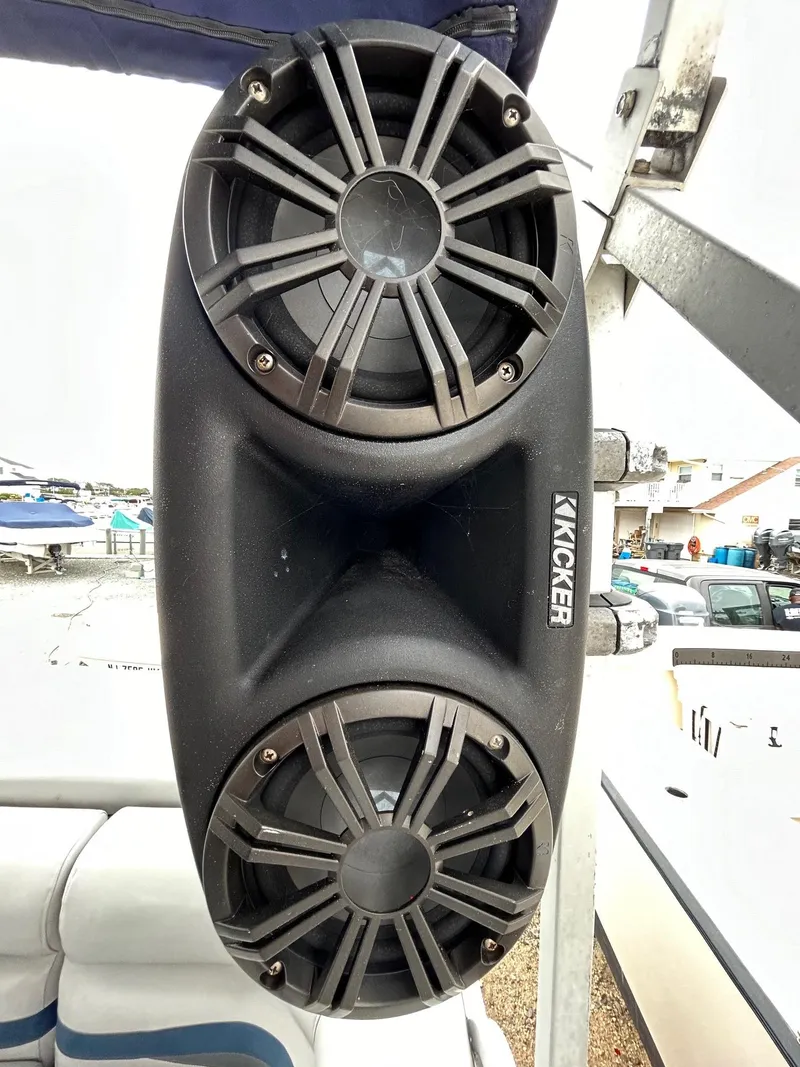 Slide: The Image of Kicker speakers on a 2003 Starcraft 200 Fish Pontoon boat. - 14