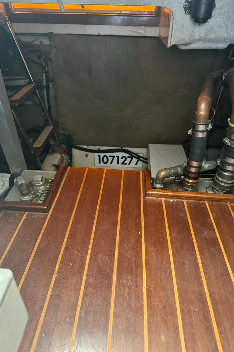 Slide: The Image of Post 46 Sportfish 1992 - 90