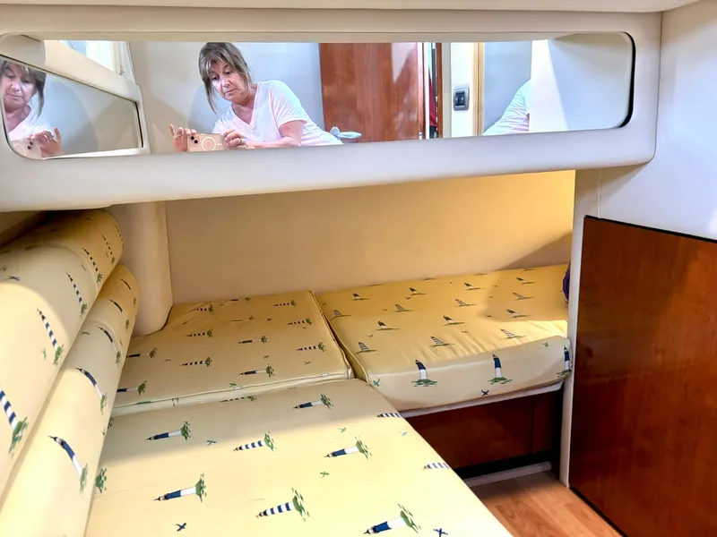 Slide: The Image of Sea Ray 480 Sedan Bridge 2004 - 15