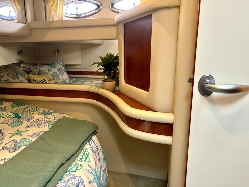 Slide: The Image of Sea Ray 480 Sedan Bridge 2004 - 20