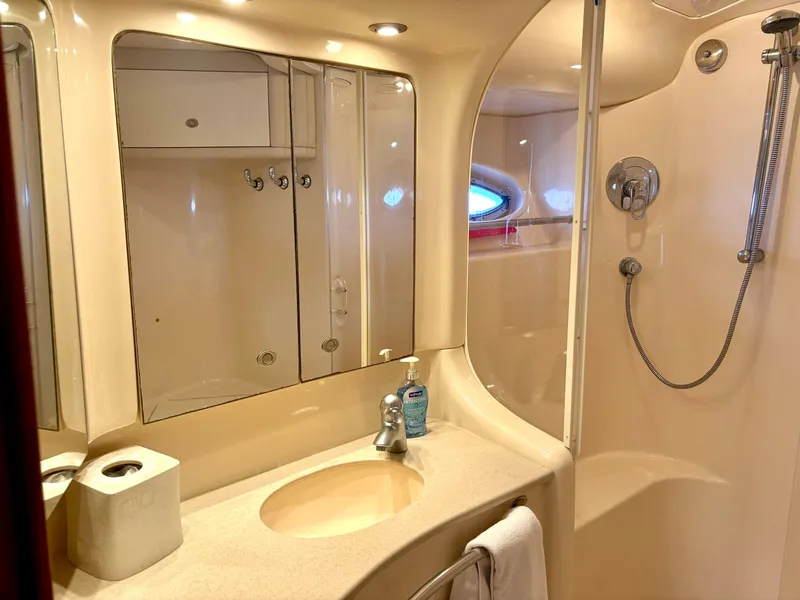 Slide: The Image of Sea Ray 480 Sedan Bridge 2004 - 21