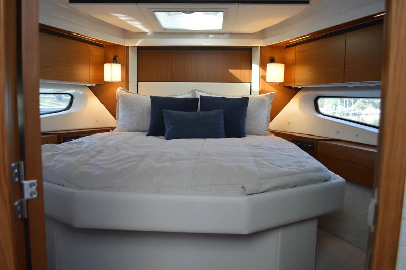 Slide: The Image of Tiara 49 Coupe - V-Berth (2) - 28