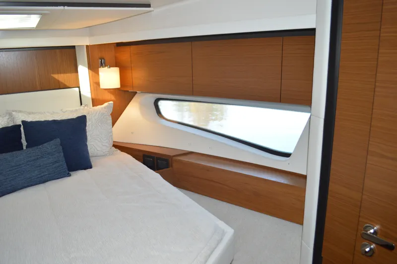 Slide: The Image of Tiara 49 Coupe - V-Berth Stbd. Side - 31
