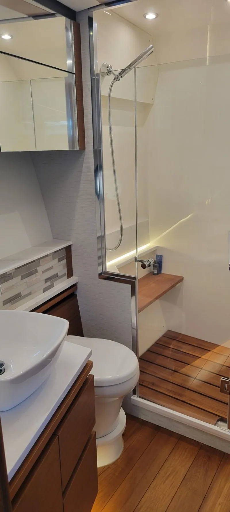 Slide: The Image of Tiara 49 Coupe - Guest Head (3) - 34