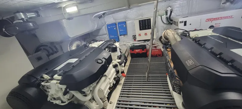 Slide: The Image of Tiara 49 Coupe - Engine Room - 59