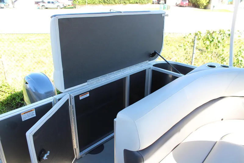 Slide: The Image of Sylvan Mirage 820 CRS - 13