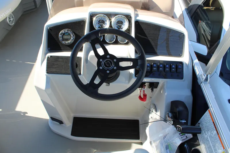 Slide: The Image of Sylvan Mirage 820 CRS - 2