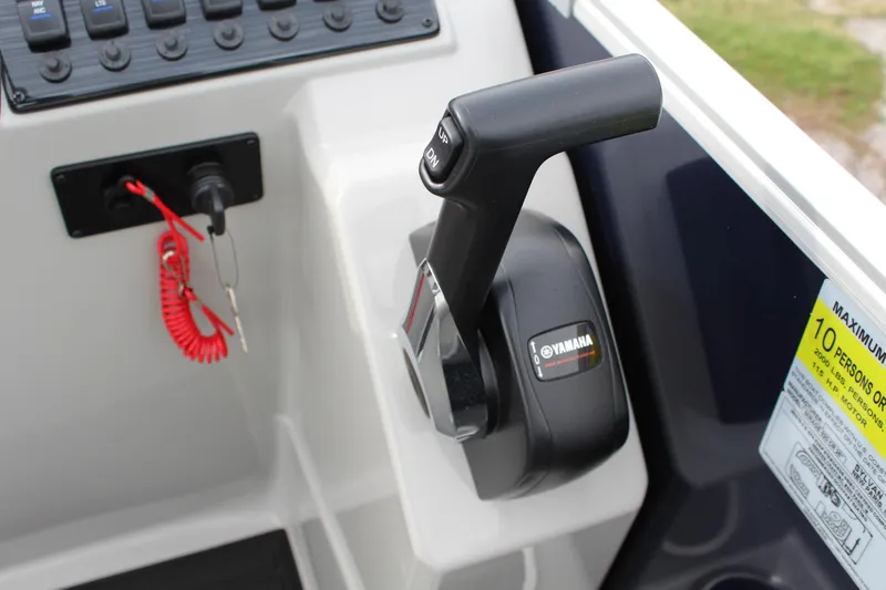 Slide: The Image of 2025 Sylvan Mirage 820 CRS - 8