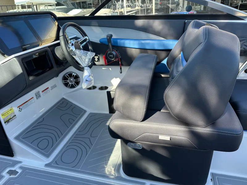 Slide: The Image of Regal LS4 Surf 2025 - 60