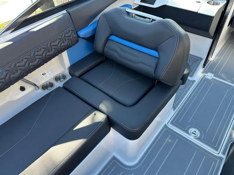 Slide: The Image of Regal LS4 Surf 2025 - 64