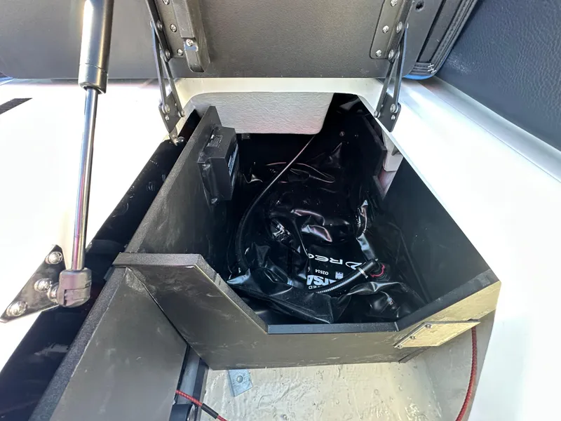 Slide: The Image of Regal LS4 Surf 2025 - 82