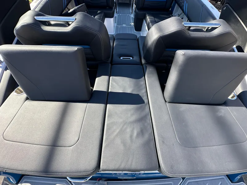 Slide: The Image of Regal LS4 Surf 2025 - 86