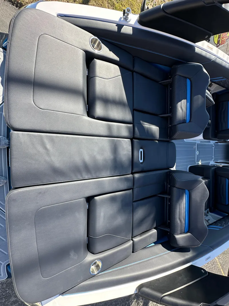 Slide: The Image of Regal LS4 Surf 2025 - 88