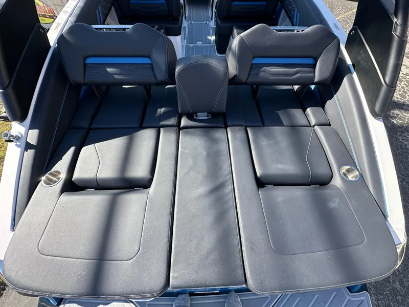 Slide: The Image of Regal LS4 Surf 2025 - 89