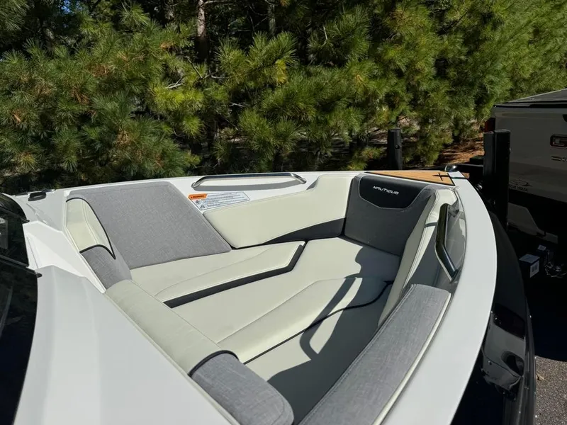 Slide: The Image of Nautique ski 200 2025 - 17