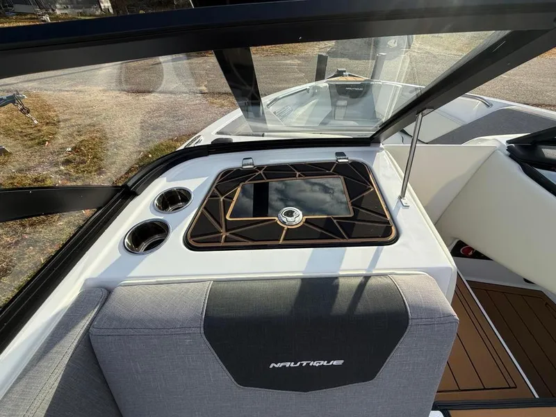 Slide: The Image of Nautique ski 200 2025 - 23