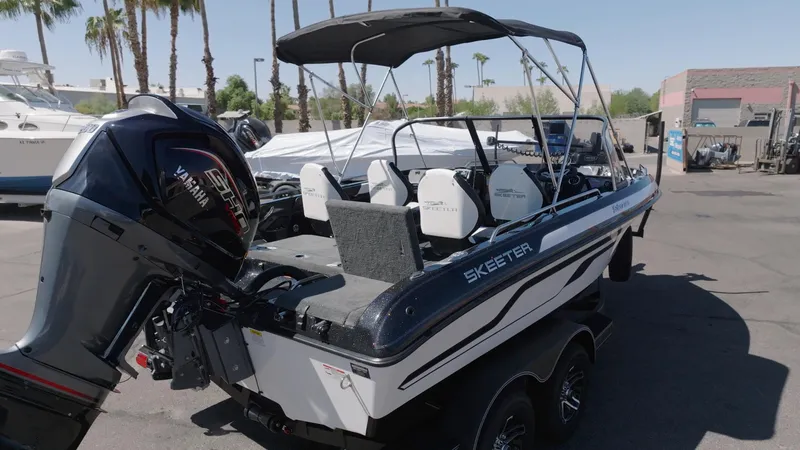 Slide: The Image of Skeeter Solera 189 2025 - 2