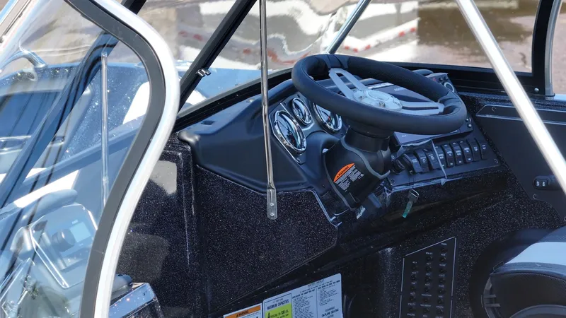 Slide: The Image of Skeeter Solera 189 2025 - 22