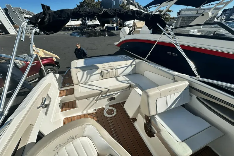 Slide: The Image of Sea Ray 240 SDX 2013 - 16