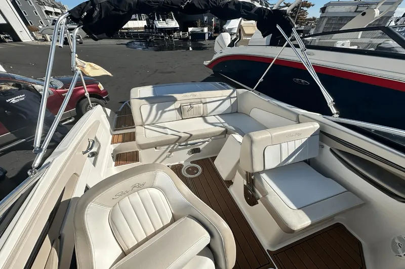 Slide: The Image of Sea Ray 240 SDX 2013 - 17