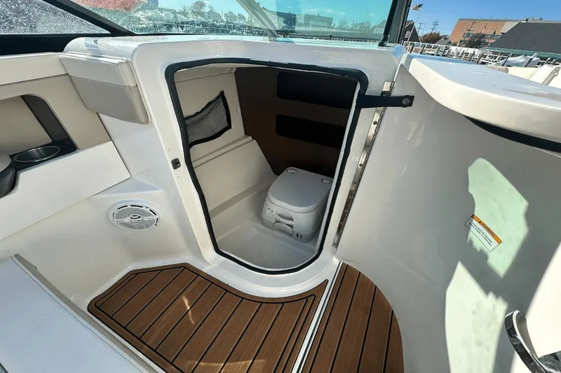 Slide: The Image of Sea Ray 240 SDX 2013 - 19