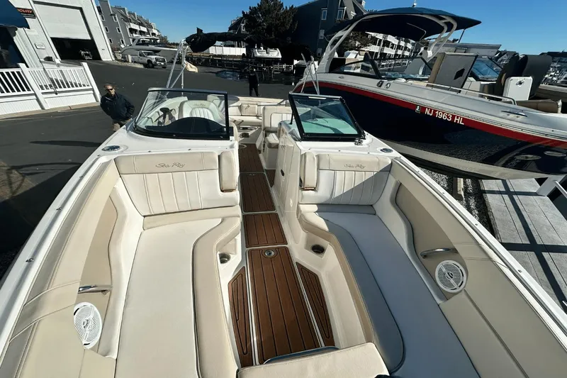Slide: The Image of Sea Ray 240 SDX 2013 - 23