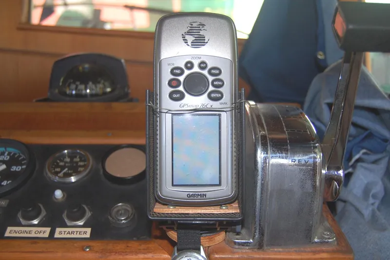 Slide: The Image of Control panel of 1985 Sundowner Tug Princess Louisa with Garmin GPS device. - 28