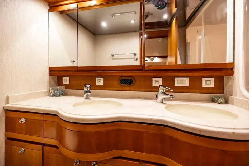 Slide: The Image of Bertram 670E 2004 - 17