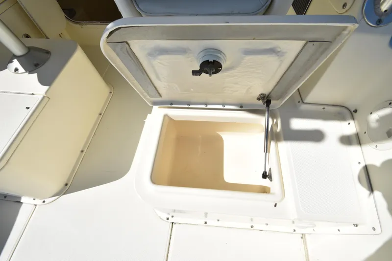 Slide: The Image of World Cat 270 EC 2003 - 10