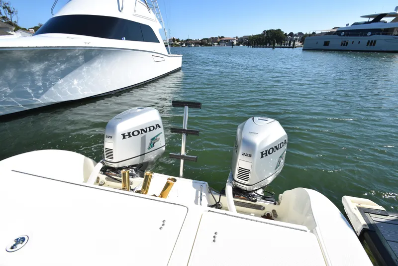 Slide: The Image of World Cat 270 EC 2003 - 15