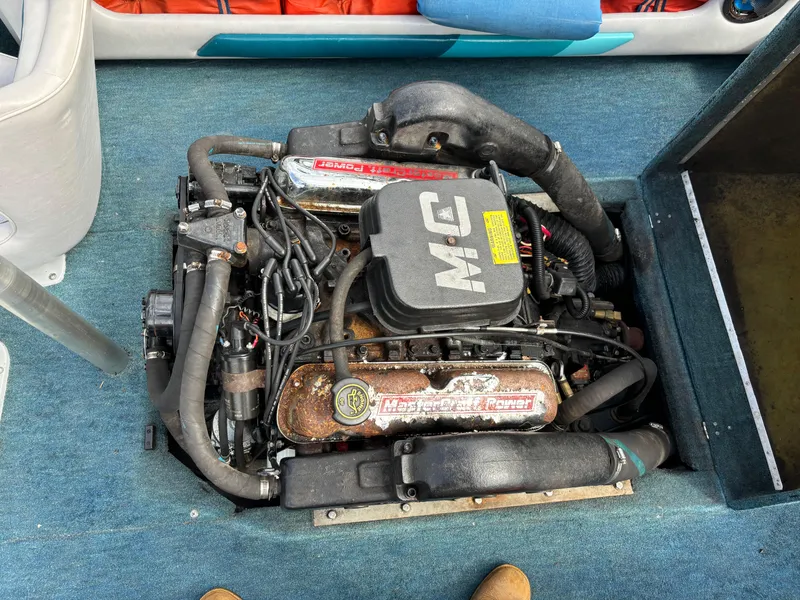 Slide: The Image of 1989 MasterCraft ProStar 190 engine, detailed view, showcasing components and layout. - 7