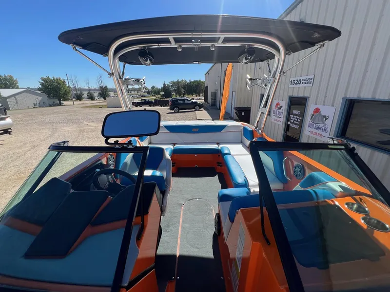 Slide: The Image of MasterCraft NXT22 2016 - 13