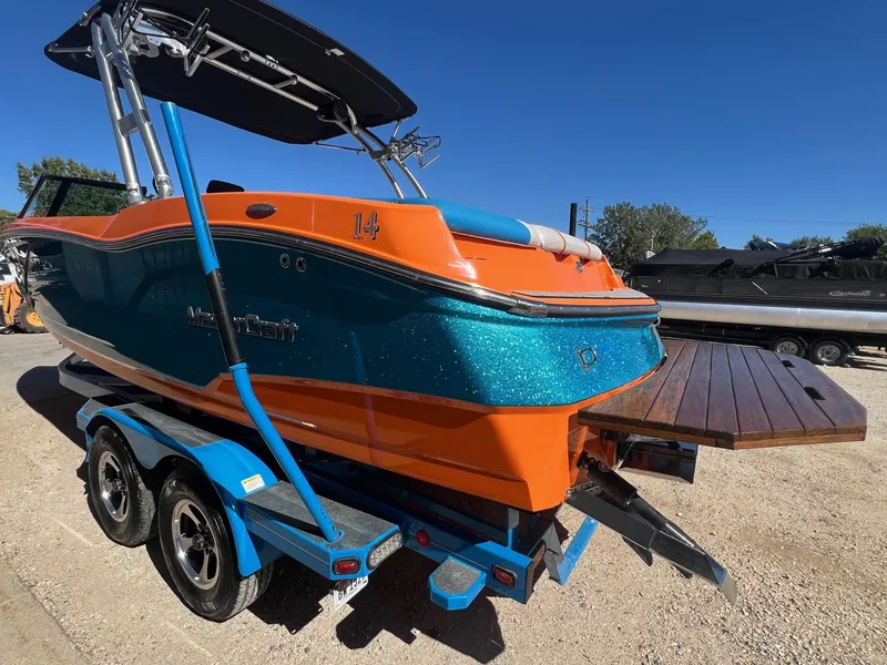 Slide: The Image of MasterCraft NXT22 2016 - 3