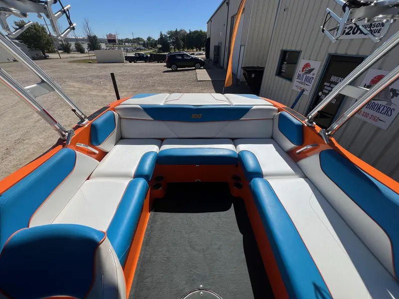 Slide: The Image of MasterCraft NXT22 2016 - 33